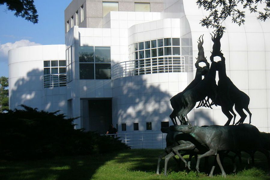 The Des Moines Art Center 