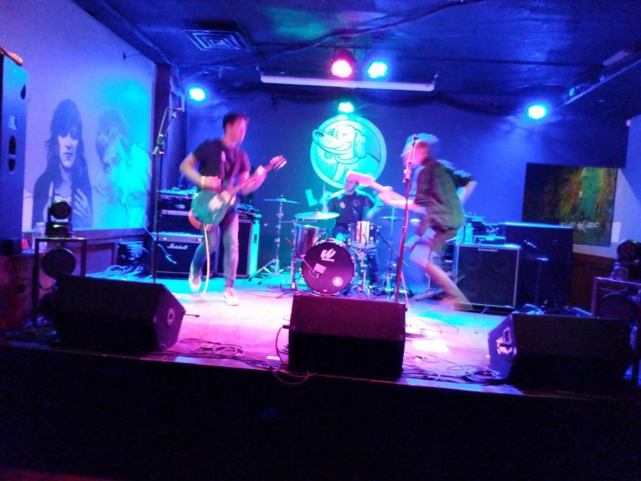Played Out performing at Leftys Live Music on 11/08/19.