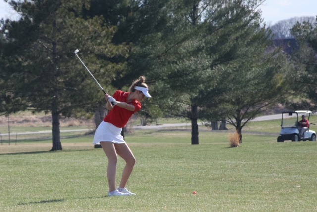 +Delaney+Kahler+finishes+out+her+round+on+hole+8+at+River+Valley+Golf+Course.+